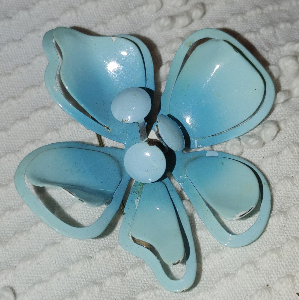 Vintage enamel dipped metal flower brooch